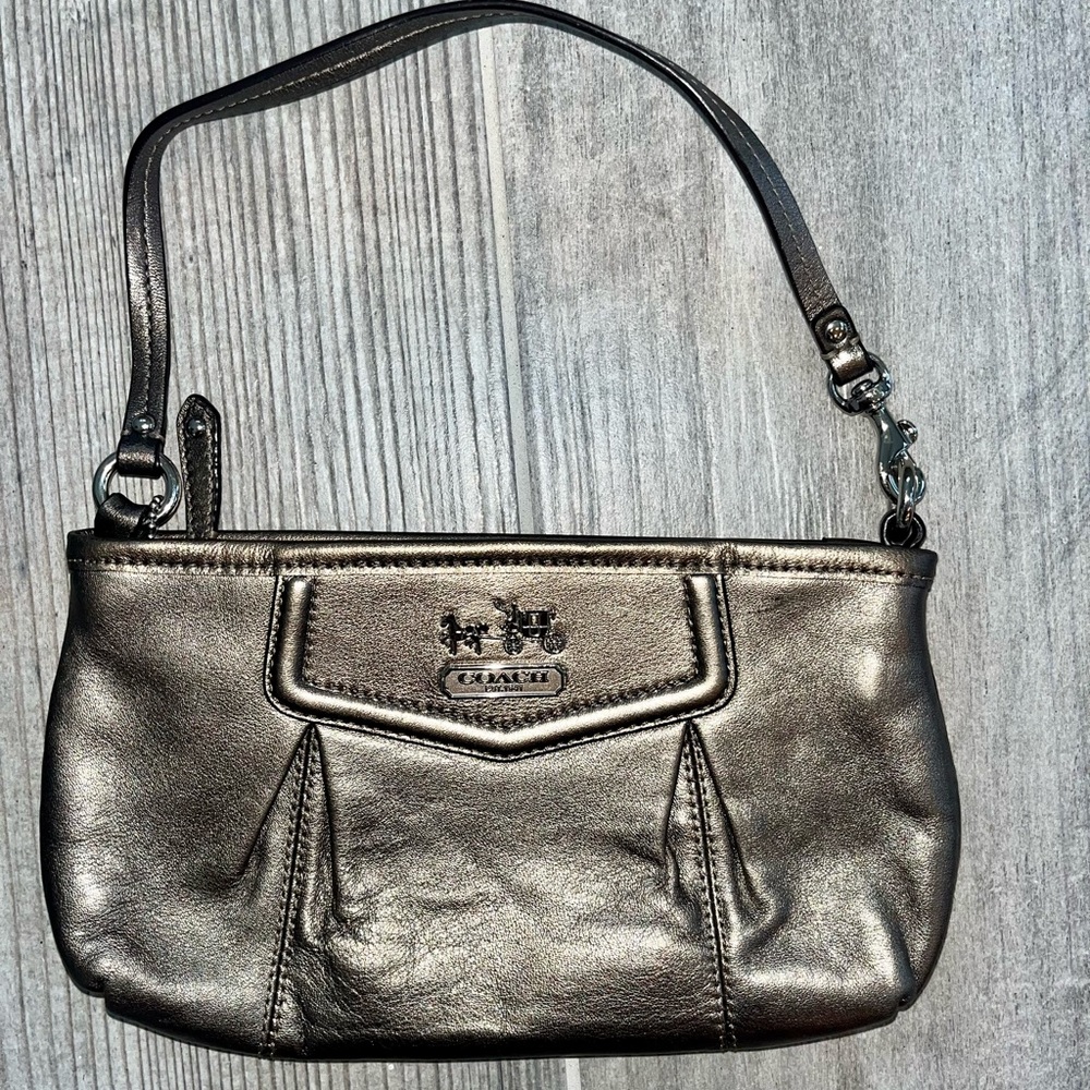 Bronze / gold / pewter colored coach handbag purse - like new 🤩